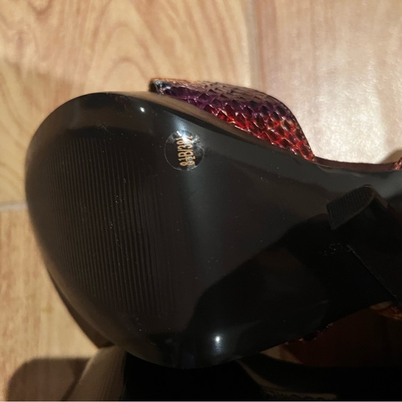 BCBG Devona size 8.5 new with box - Picture 5 of 7